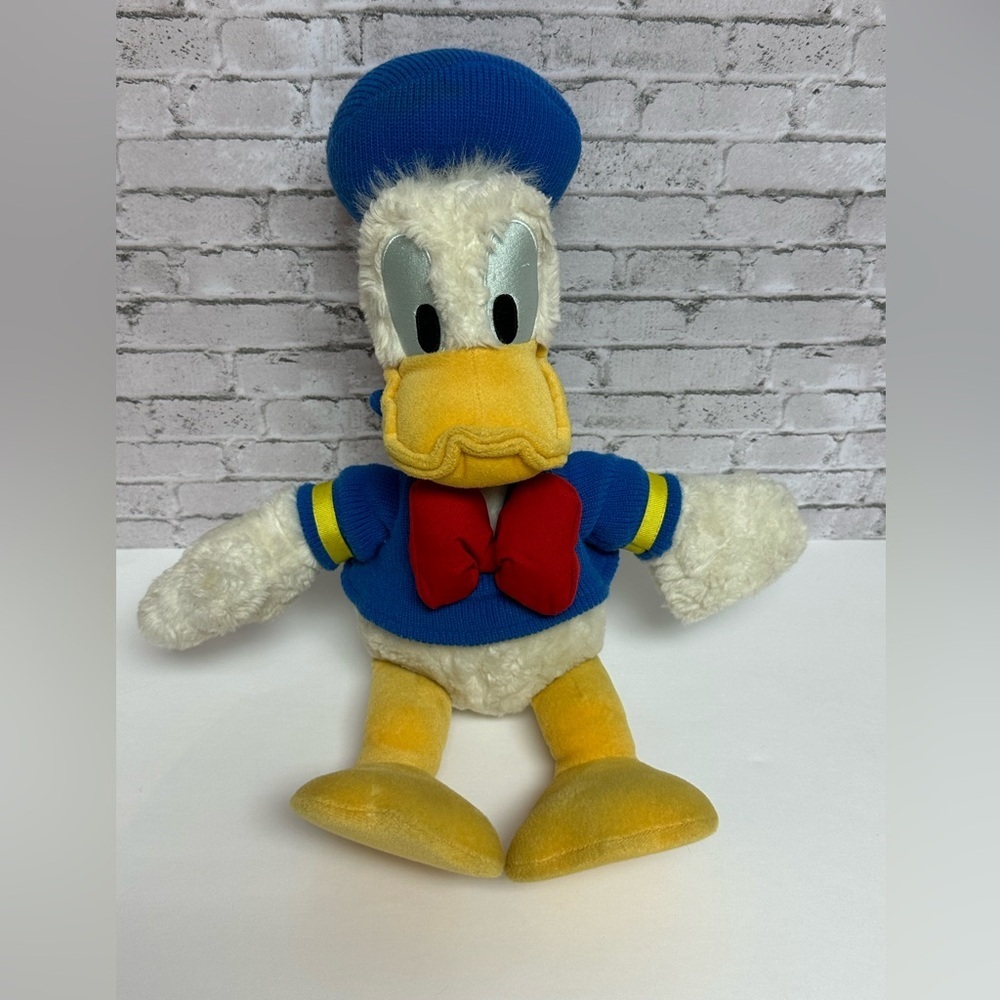 Disneyland Walt Disney Resort DONALD DUCK Vintage Plush 1990s Stuffed Animal